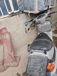 دراجه فراشه تخبل مكينتها تخبل ناعمه وكله شغال الرقم للاستفسار 07718586...