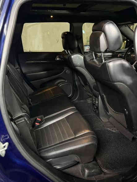 السلام عليكم الوحش الامريكي للبيع جيب مديل 18 فئه S طبعآ غنيه على التعريف فئه S 
رادار 

حساسات 

جكات 

شاشه جبيره 

فتحه سقف 

الكشنات جلد 

وهواي موصافات بيها اذا اكعدد اسولف متخلص وماريد اطول عليكم

السياره كامله من كلشي شغل وطلع وين متريد 

حادث السياره جاملغ وبنيد ومبدلات نفس الاون اصلييات السياره مابيه لا لغد ولا شاصي ولا ايشي  كفاله

سعر السياره 235$ 

اي ستفسار ***********
