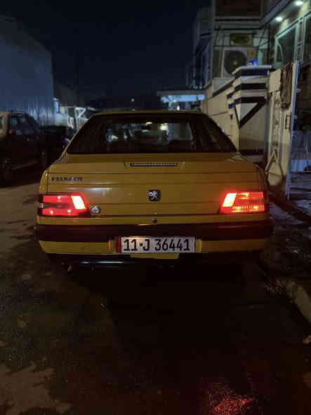 السلام عليكم سياره بيجوا 405 موديل 2015  باسمي رقم نكليزي مصفره من الهيئة  والغرمات تحويل ثاني يوم سنوية الى 2030  كير فرنسي مكينة صافية السيارة كبل للشارع 
السعر 39 مجال بسيط 
العنوان بغداد الدورة ابودشير رقم***********
