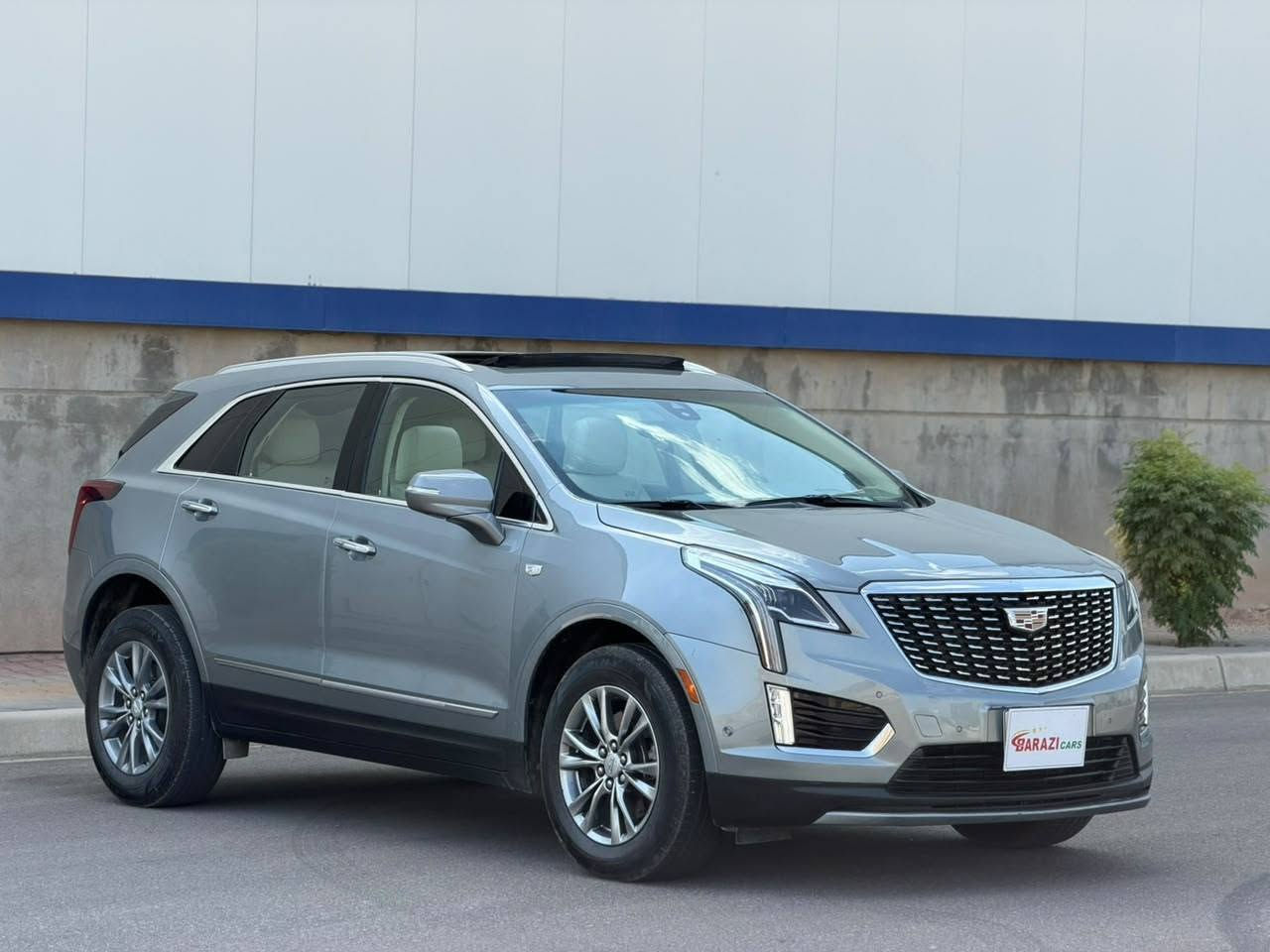 كاديلاك -400-xt5 
موديل 2023 
ماشية 46 الف مايل 
مواصفات فول واحد على واحد
محرك 6 سلندر
داتاشو 
بانوراما 
كاميرة 360 
ردارات 360
اوتو بارك 
مراية داخلي كاميرة
كشن خزن 
كشن تبريد تدفئة
حساسات امامي خلفي 
تشغيل عن بعد 
صندوق شفت 
داخل كريمي 
ملاحظة سيارة 
نص بوند بدون دواخل 
جملغ امامي باب سائق صبغ 
سعر 235 بيها مجال للطيبين 
واتساب *********** دهوك, العراق
