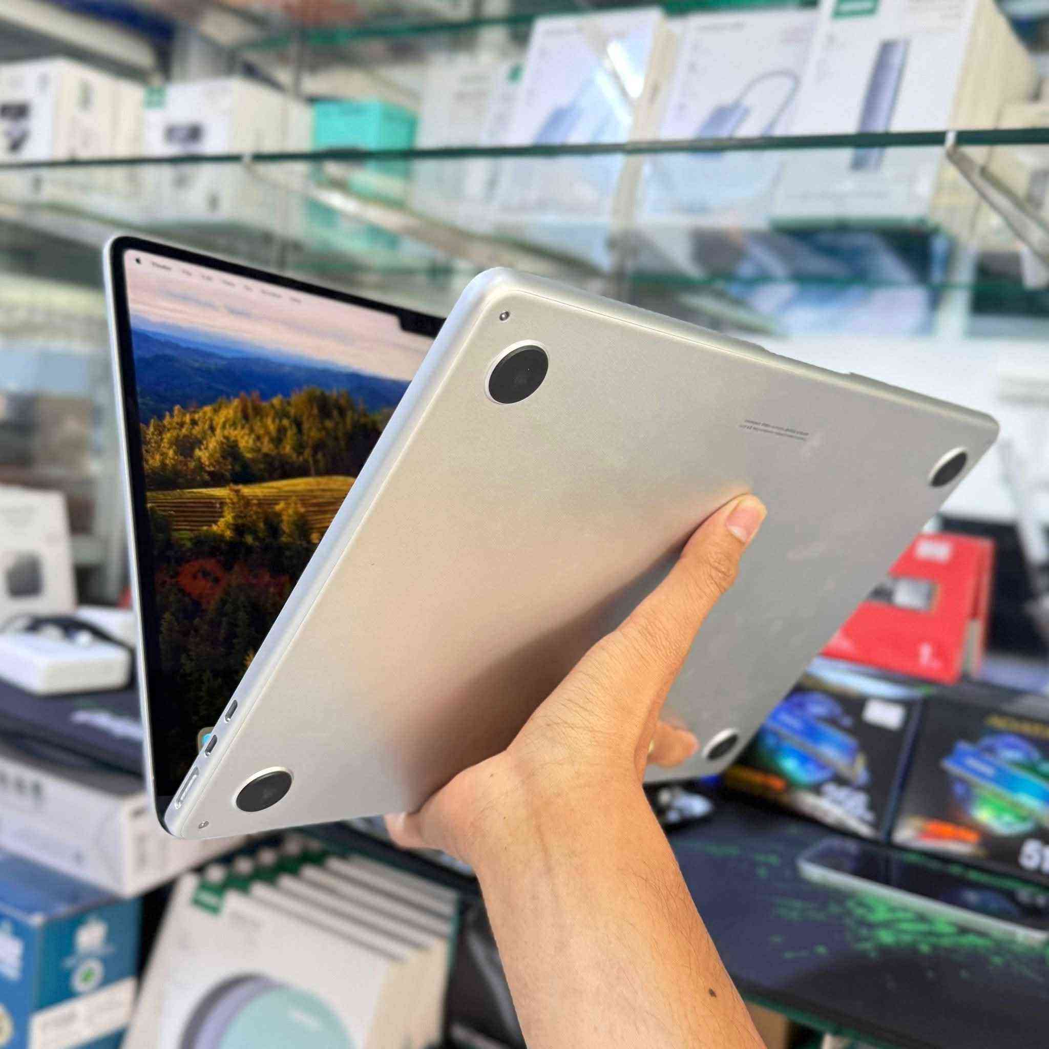 Macbook Air M3 - 15inch - 512G - 16G
ماك بوك نسخة ام 3 وحجم شاشة كبير 15 انج والرام 16 كيكا والهارد 512 كيكا ، الابتوب كلش نضيف نسبة البطارية 95% وكالة وضمان ماستر كروب كل محتوياته وغراضه وياه

العنوان : بغداد - الشعب 
رقم الهاتف : ***********
السعر : 1,500,000 قفل بغداد, العراق
