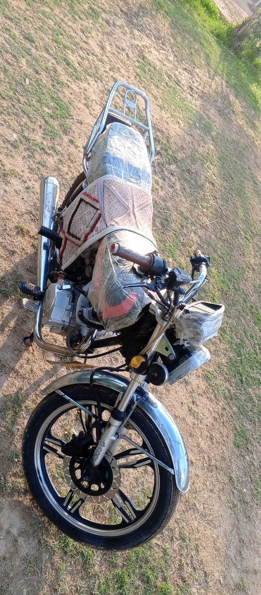 سلام عليكم دراجة سفوان البيع5كير  موديل 2024 دراجة مامفتوح محركة دراجة نضيفة دراجة كلك كلك مكاني طوريج الخيرات ***********بي وتساب السعر 425وبيه مجال الطيبين
