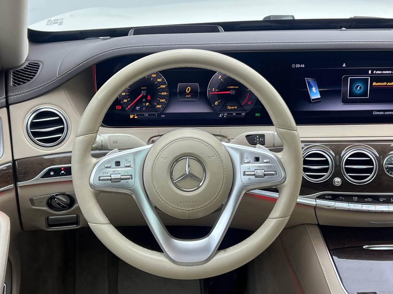 Mercedes-Benz S350d 2019 4matic 

القصر المتحرك ميرسيدس بينز اس كلاس ٢٠١٩  

محرك 6 سلندر 3.0 لتر دیزل 
كير 9 سرعات
وارد الماني مکفولة کفالة عامة على وضع الشركة  

ماشية208,000 كيلو  
فول مواصفات
جكات تصعد وتنزل 
فتحة سقف بانوراما
رادارات وكامرات 360

٤ تكم 
تحكمات كشنات امامية و خلفية كهربائية و مساج
كشنات تدفئة وتبريد
ابواب شفط (Soft Close)
نظام اضائة داخلية 64 لون 
DISTRONIC PLUS نظام القيادة الذكية
كاميرات 360 درجة
نظام النقطة العمياء
للحماية قبل الحوادث PRESAFE نظام
مساعد الحفاظ على المسار
نظام الفرملة التلقائية في حالات الطوارئ
و بعد هواي مواصفات 

رقم دهوک الدولي شرط التحویل 

و بسعر ($٣٨٩) و بیها مجال للطیبین 

مكان السيارة

دهوك -معرض ارشف R-Shev
رقم51 من معارض التيرمينال 

***********
*********** دهوك, العراق
