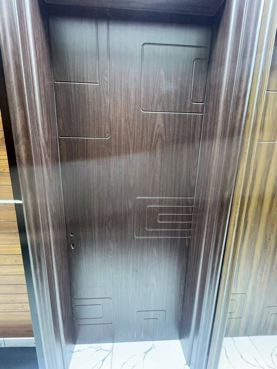 مو مجرد باب… قطعة فخامة تحچي عن ذوقك ✨

هيبة البيت تبدي من الباب 🚪🖤

تفاصيل بسيطة… لكن الفرق واضح 🔥

باب يلفت النظر قبل لا ينفتح 😍

شغل نظيف وفخامة تليق ببيتك 👌

كل باب إلَه شخصية خاصة ✨

تصميم عصري… وإحساس بالفخامة بكل تفصيل 🤎

أبواب تنطي للبيت قيمة وهيبة 💯

الذوق الهادئ دائماً يفوز 🖤✨

موضة اليوم… وفخامة كل وقت 🔥

بابك أول شي يشوفه الناس… خله مميز 😌
للاتصال عل الرقم ***********واتساب
***********
