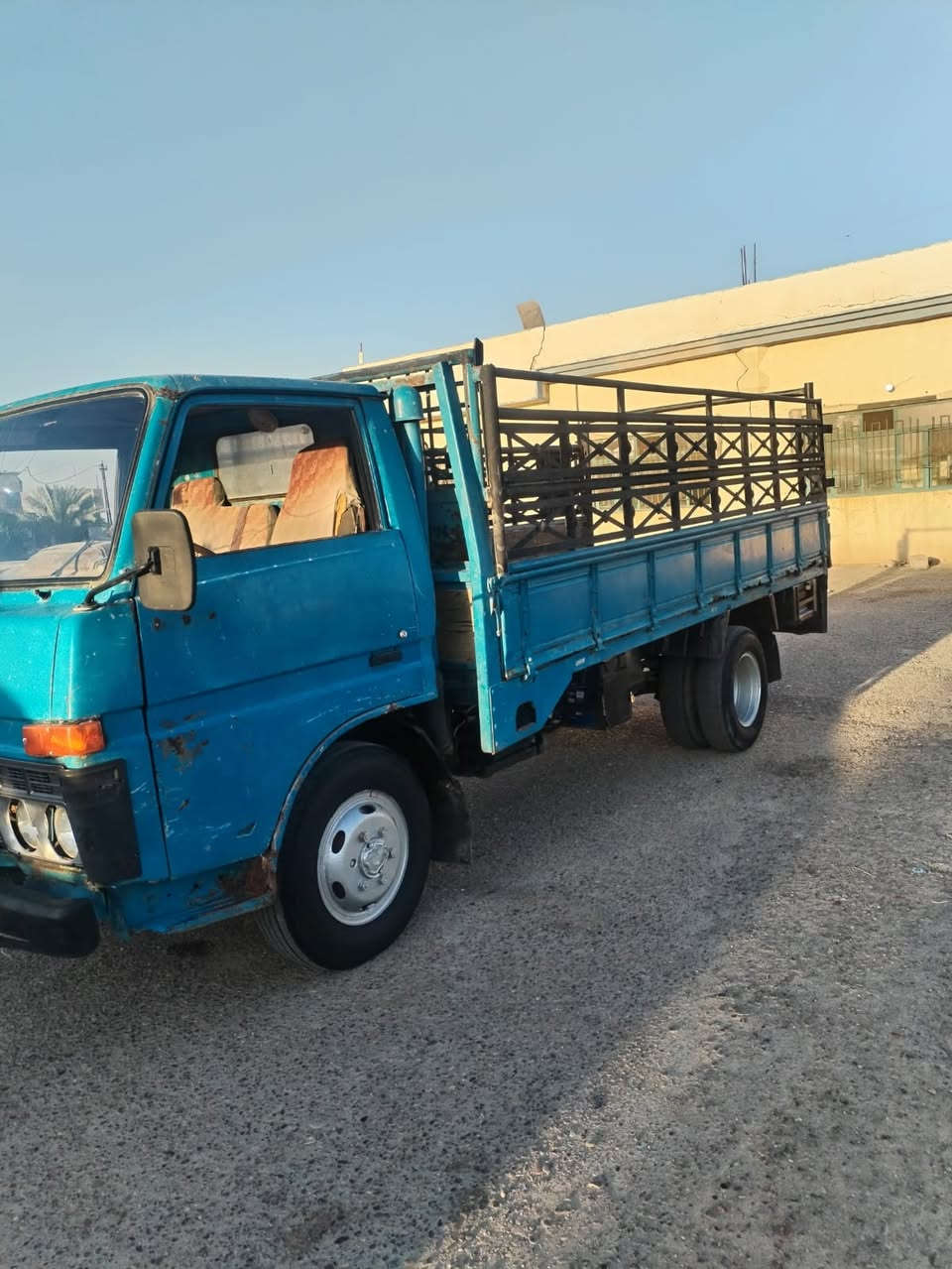 داينه للبيع موديل 80 
رقم وسنويه وهزه جديد 
كهربائيات جديده 
محرك بي تنقيص 
العنوان . بغداد 
السعر40 ورقه وبيها مجال 
***********
