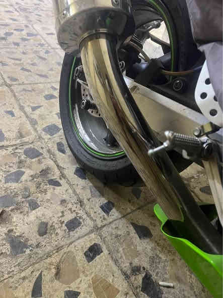 سلام عليكم 
صالنصه مال كاوسكي جديده كللش وقطره لحين مابيها جديده كللش هيّا وقفيصها 
بيها بس زرف صغير ورا قفيص ومبين

سعرها ١٥٠
مكاني كراده 
*********** Honolulu, HI
