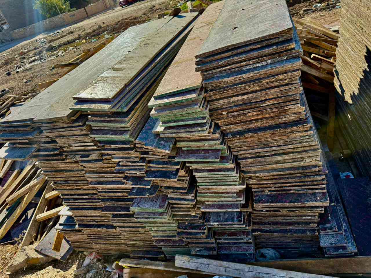 العنوان/الكوت خشب مستخدم جميع القياسات وبلايود وعصافير أبيع الموقع كله.
للاستفسار 
***********
***********
