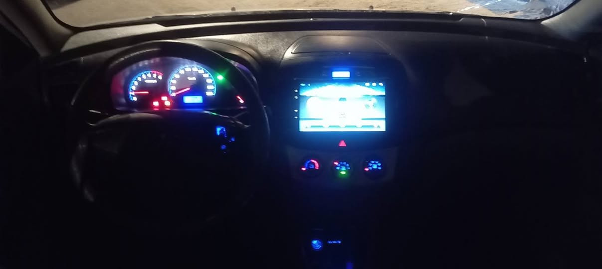 سلام عليكم سيارة ادوات كصة جنطة فول مواصفات ما عدا الفتحة مكينة كير حدادية تبريد النترة السعر 40 وبيهة مجال العنوان بصرة الرقم ***********
