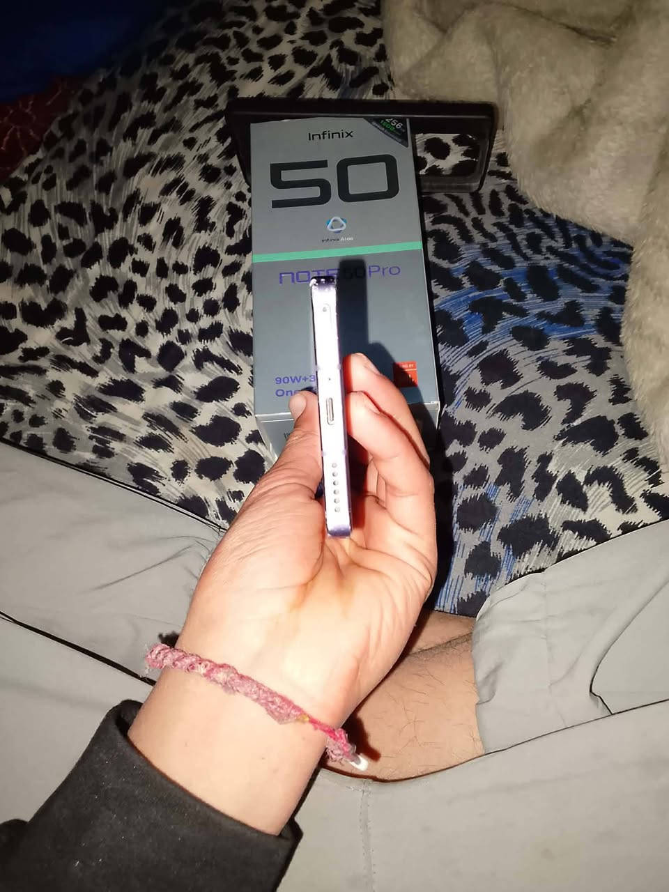 Infinix NOTE 50 Pro
بطارية 5200
ذاكرته 256
كامل ملحقات
نضافته80بل ميه
بغداد_الرئاسه شارع 20
***********
