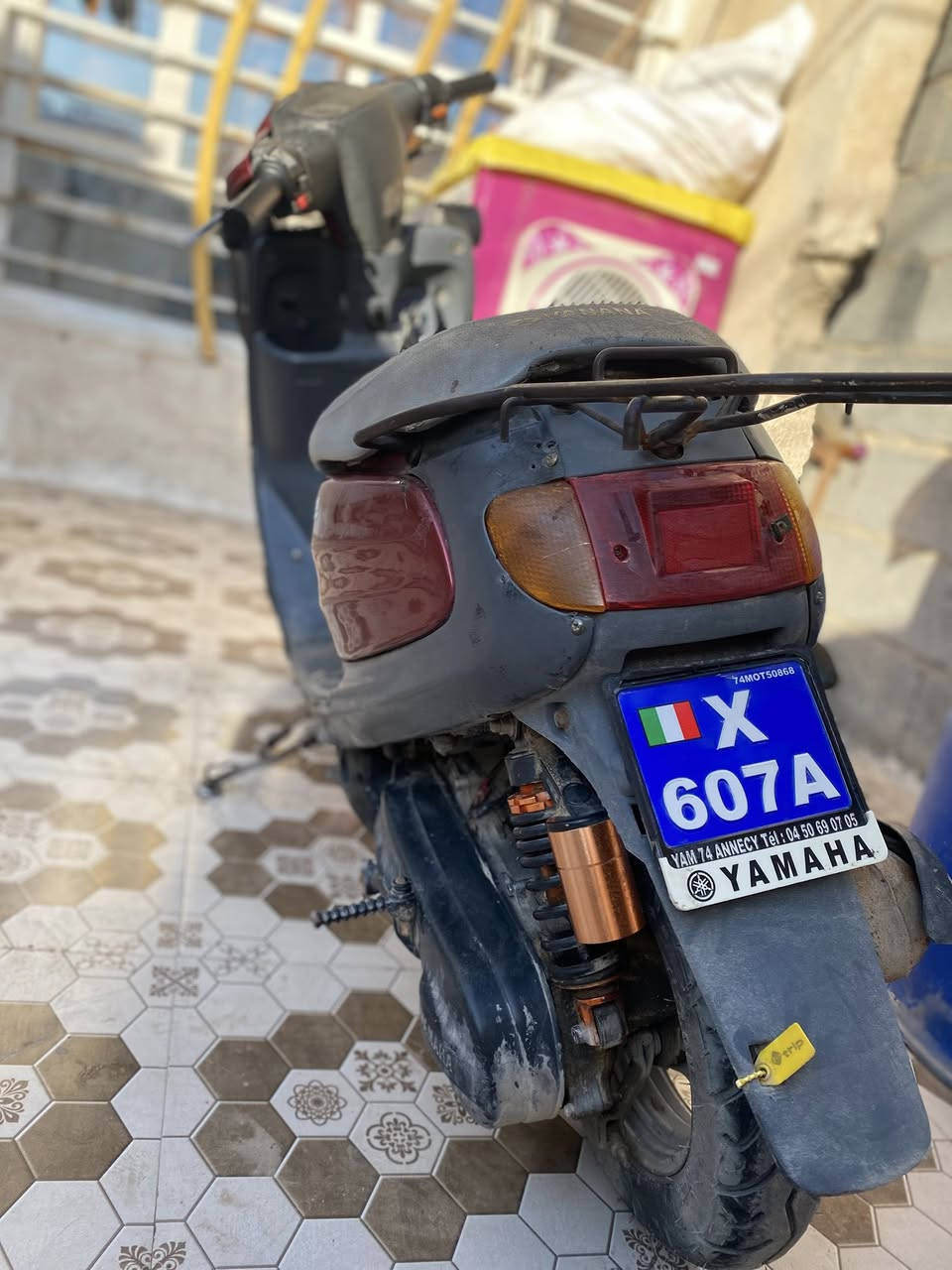 السلام عليكم  دراجه منغولي كلش نضيفه مابيهه عطلات  ناقصه قفل جنطه وبرده ودشلي مال سلف  مفتوحه مره وحده  كشن وكفرات نضيفه للستفسار *********** كربلاء حي القادسيه  السعر ٤٥٠ وبيهه مجال قليل
