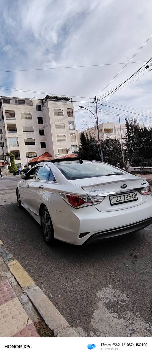 هيونداي سوناتا 2012 فحص 
  مالك واحد أعلا صنف رويل 
 فحص 3جيد واحد قصه شنكل  لا يوجد ملاحظات 
وأرد كوريا 
هايبرد
فحص كامل 
فل كامل صنف  بانورما 
 كراسي مومري 

كراسي جلد مدفئة مبراد
 تحكم طارة كامل 

كراسي كهرباء   
شاشة اصليه 
كاميرا خلفية

اضويه اماميه هلوجين 
نظام Eco لتوفير بنزين
الجير  6 غيار توب ترونيك 
تحكم طاره كامل
مثبت سرعة

حمالة نظارات
قفل مركزي
دخول بصمه
تشغيل بصمه
صندوق بصمه
إنارة ترحيب
شاشه 
مسجل الأصلي فل إضافات 
بلوتوث 
جنط 17 الأصلي 
كوشوك جديد  
مري كهربائيه 
مانع انزلاق
مري غماز
مكيف حامي بارد شغال %100
غرفه جلد بوضع الشركة 
 موري طوي 

 ترخيص سنه
 
للاستفسار يرجى الاتصال 0776079175 
السعر8400


**إذا كنت صاحب هذا الإعلان وتريد حذفه لأي سبب، رجاءا أرسل رسالة إلى الدعم الفني**