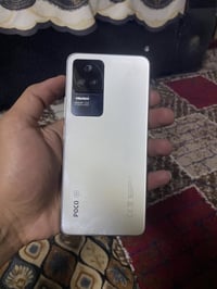 بوكو F4 • ٢٥٦ • رام ٨+٨