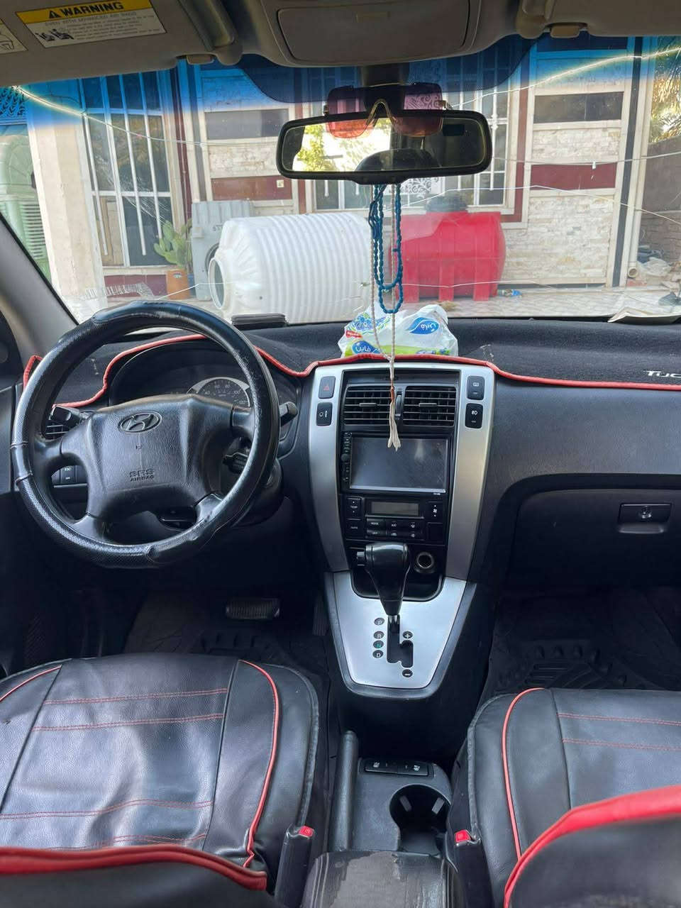 السلام عليكم للبيع  توسان ٢٠٠٨ امريكي مكينه دوش ٢٠٠٠ رقم بابل سياره جاهزه من حداديه تايرات كهربائيات كير حاويه جديد سياره نضيفه وحلوه وجاهزه بيها قطعتين تبديل والباقي كفالة عامه مكان كوت *********** // السعر 103 //
