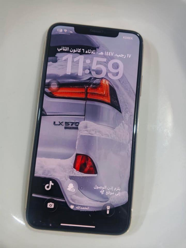 سلام عليكم 
ايفون 11 برو ماكس للبيع 
ذاكره 256 
بطاريه 87 
تك سيم  
نضافه فوللل 
نورمال شرط فقط مبدل سماعه داخليه فقط غير شي ممبدل شرط
السعر ب 320 وبي مجال بسيط 
مكاني موصل حي عدن 
رقمي ***********بي واتساب ومتواجد خاص ب اي وقت

