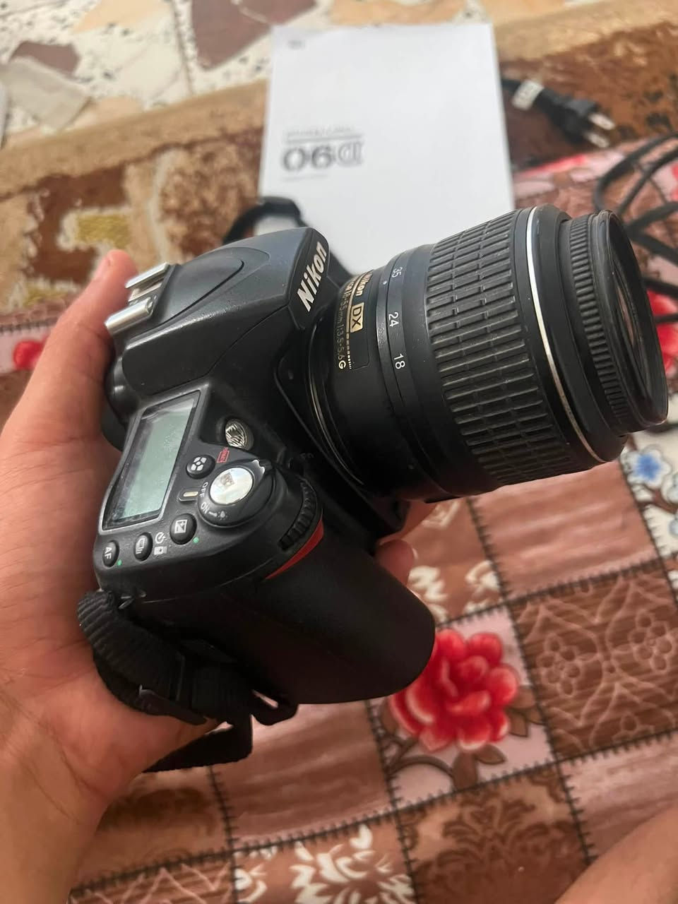 للبيع كامره d90 نضافه 80‎%‎ شتر 2كي بطاريتين كارتونه وقرص حزام كتف سعر مناسب جدا. ♥️. ***********.
