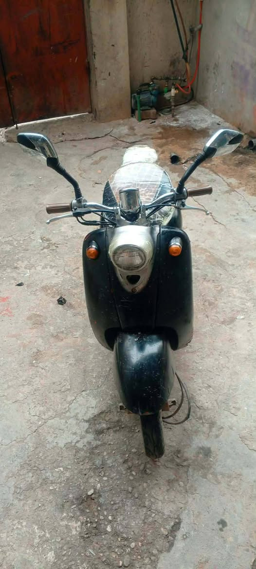 موطور عبد الحليم لل بيع
كهربائيات كلها شغاله السعر 125 وبي مجال 
الرقم ***********
