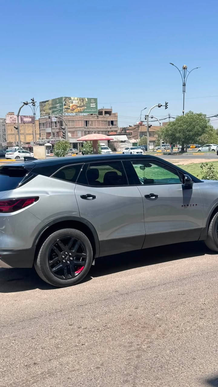 🚘 للبيع | شفروليه بليزر LT2 Redline

📅 موديل 2023

فحص مؤقت

✨ سيارة نظيفة جداً بحالة الوكالة، جاهزة للاستخدام ولا تحتاج أي مصروف.

🔹 المواصفات:

▪️ محرك 2.0 Turbo.
▪️ نظام دفع رباعي AWD (فور ويل).
▪️ فئة LT2 Redline (Two Tone).
▪️ ماشية 24 ألف ميل فقط.
▪️ بدون قطرة صبغ.
▪️ حادثة خفيفة (طخة بداية البنيد فقط)، وتم تبديل البنيد بقطعة أصلية وكالة بنفس اللون.
▪️ الإيربكات سليمة 100٪.
▪️ رنكات ألمنيوم Redline قياس 20 إنج باللون الأسود.
▪️ مفتاحان أصليان مع تشغيل بصمة.
▪️ السيارة نظيفة جداً من الداخل والخارج.

✅ التجهيزات:

✔️ دخول ذكي وتشغيل بصمة.
✔️ شاشة كبيرة.
✔️ Apple CarPlay وAndroid Auto.
✔️ كرسي السائق كهربائي.
✔️ كاميرا خلفية مع حساسات.
✔️ مثبت سرعة.
✔️ نظام Auto Stop/Start.
✔️ 3 أوضاع قيادة.
✔️ إنارة LED.
✔️ مكيف أوتوماتيك.
✔️ نظام الثبات الإلكتروني.
✔️ وغيرها من المواصفات.

💯 الفحص في أي مكان يختاره المشتري، والسيارة لا تحتاج أي مصروف.

💰 السعر: 20,500 دولار (مع مجال بسيط جداً).

📍 المحافظة: كربلاء.

📞 للاستفسار: ***********
📩 أو المراسلة على الخاص.

نسأل الله التوفيق للجميع.
