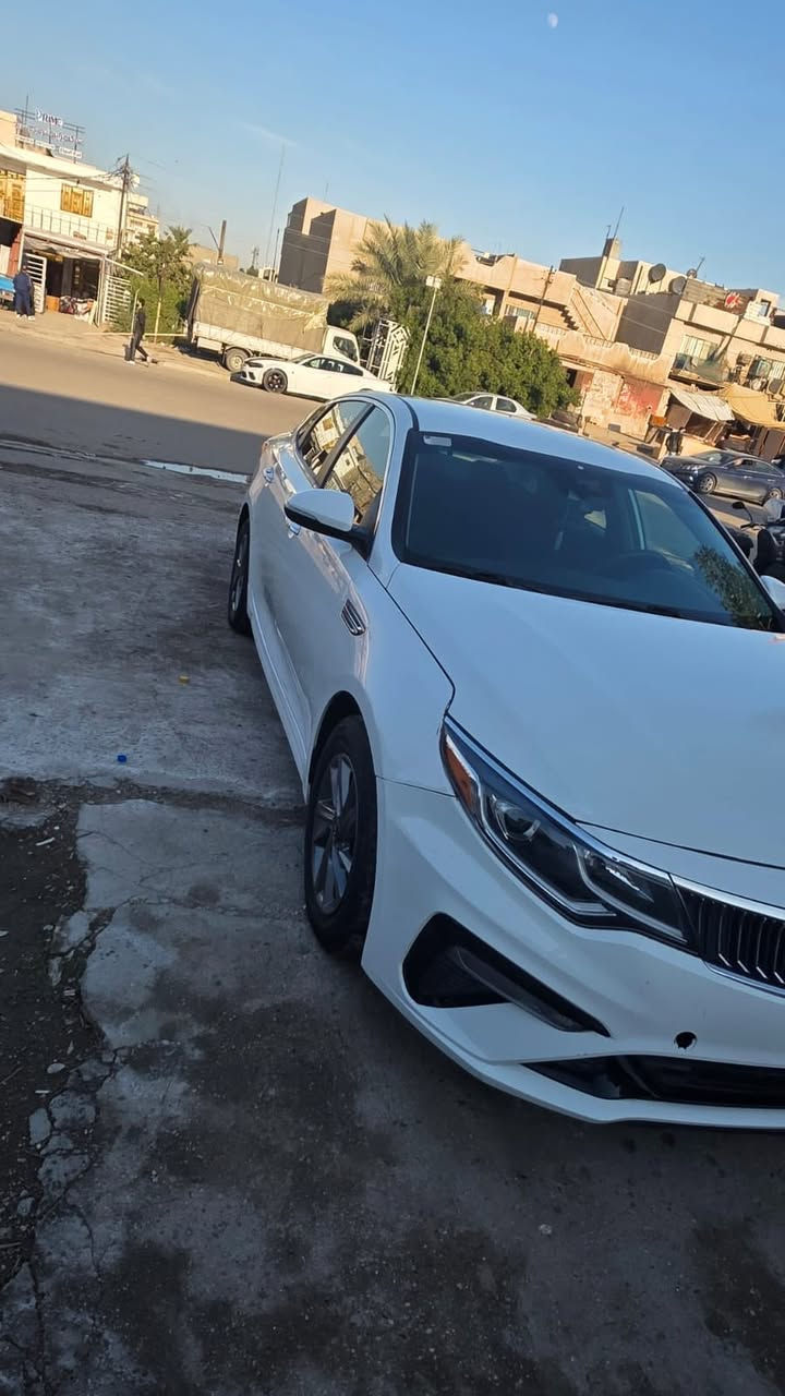 السلام عليكم
كيا اوبتيما 2020

 ( حادثها بامريكا جاملغ امامي بي رصعه فقط وراجع بارد وبلعراق صار ربع البنيد صبغ )

-ماشيه 89 ميل

-رادار امامي - خلفي

-تحديد مسار

-شاشة كبيره (ابل كار بلي)

-حساس ضغط الأطارات

-نقط عمياء

-كشن السائق مساج

-وضعيات قيادة 

-هزه ورقم جديد بغداد باسمي

-السعر 148 وبيها مجال

-للأستفسار:- ***********
