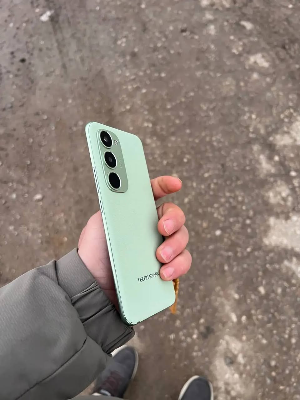 السلام عليكم  عندي جهاز تكنو للبيع شرط ونطيك ضمان شهر اذه بي شي يرجعلي سعره 175قفل رقمي ***********وتساب بي📞
