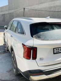 سورنتو 24 للبيع رقم بغداد بيهه حادث امامي 6سلندر داتا شو  07716700848