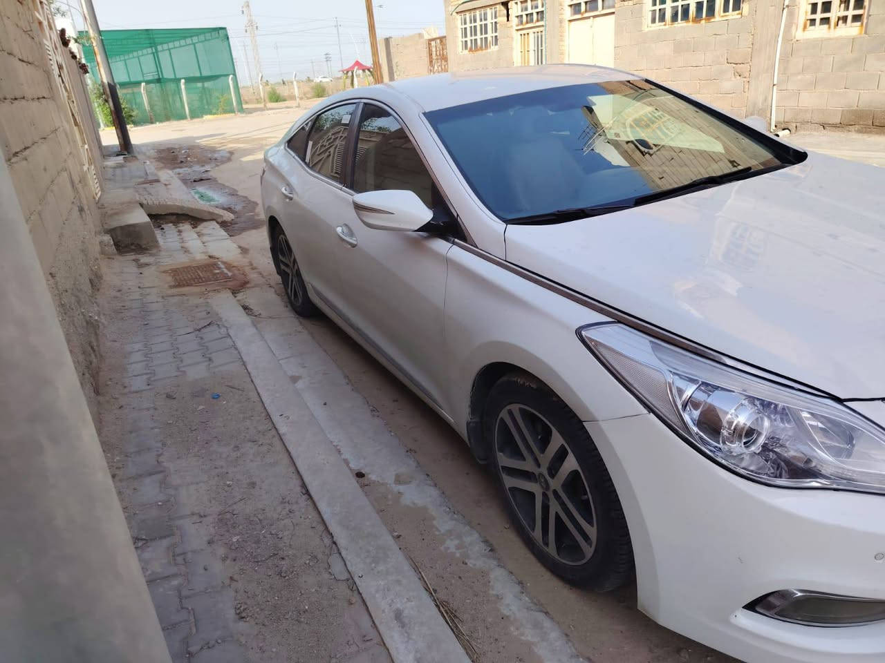 السلام عليكم ازيرا موديل 12 خليجي رقم اربيل الجديد باسم كردي تحويل او وكاله
مكينه 3000 عليها منضومه غاز ويلكب البلاد 19 تايرات تخم جديد كشنات جلد تبريد تدفئه بردات خلفيه ابلاد بيه جاملغ الخلفي بي ضربه وبيها 3 قطع صبغ نفس الصفحه اثر شخوط 
عنوان البصره التنومه سعرها 98 وبيها مجال قليل ***********
