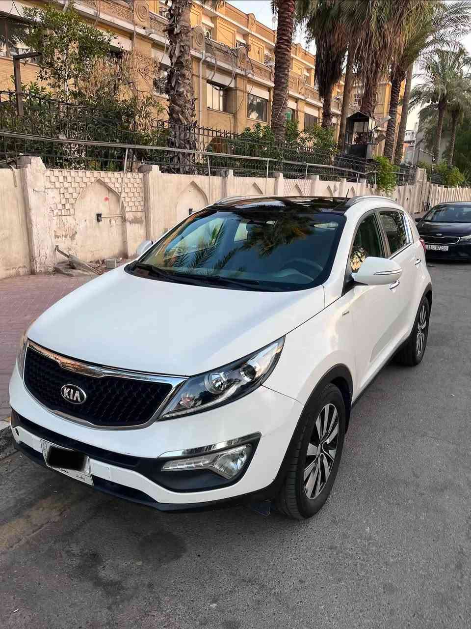 سلام عليكم 
سبورتاج موديل 2016 
رقم بغداد 
محرك DOCH 2400 المرغوب 
سيارة نشطة ومحرك اقتصادي 
تبديل الدهن والصيانة شركة كيا الدولية الاصلي 
ومثل ما موضح بالصور 

فور ويل دفع رباعي ADW 
بانوراما 
تبريد قطعتين 
ماشية 132 
السعر النهائي 159
المكان بغداد 
للاتصال ***********
