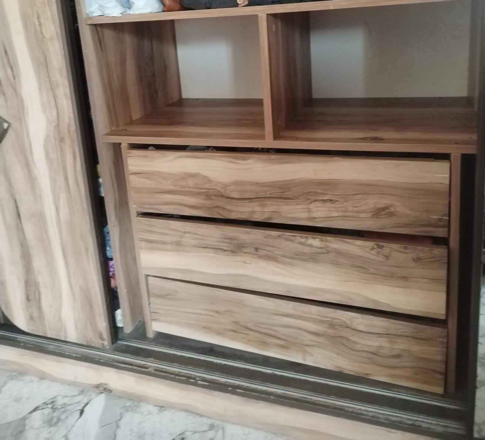 غرفه تركي حجم كبير اكثر من 5قطع
ب650 وبيها مجال لشراي زويريجات 
تواصل وي صاحبها 
***********
