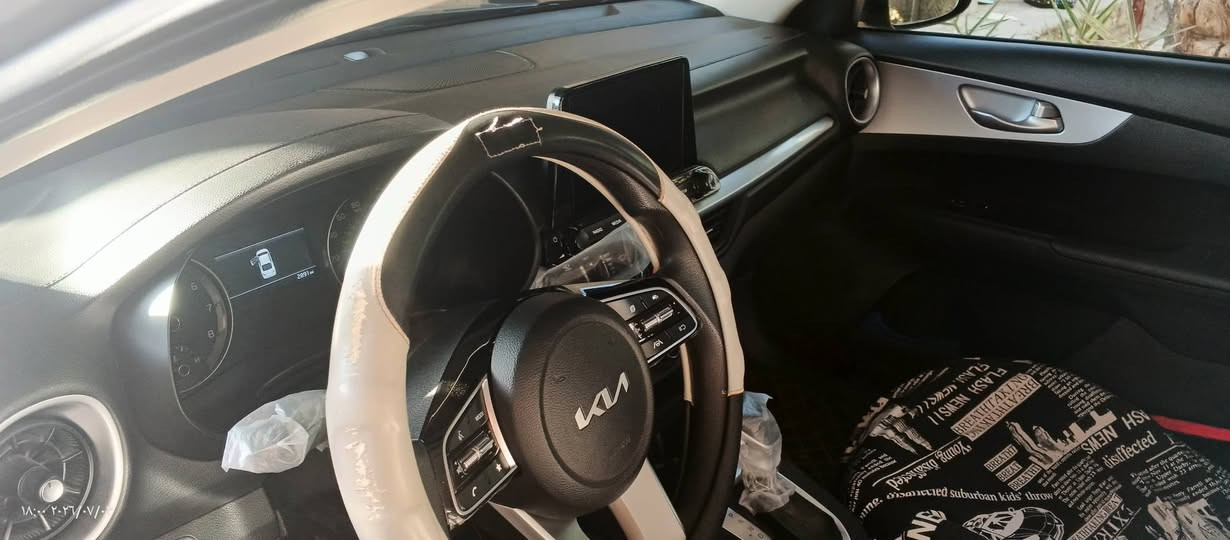 السلام عليكم كيه فورتي 24بسمي وارد امريكي للبيع حادث بنيد وجاملغ بدون إرباك سعر165ماشه شي قليل ،،***********,
