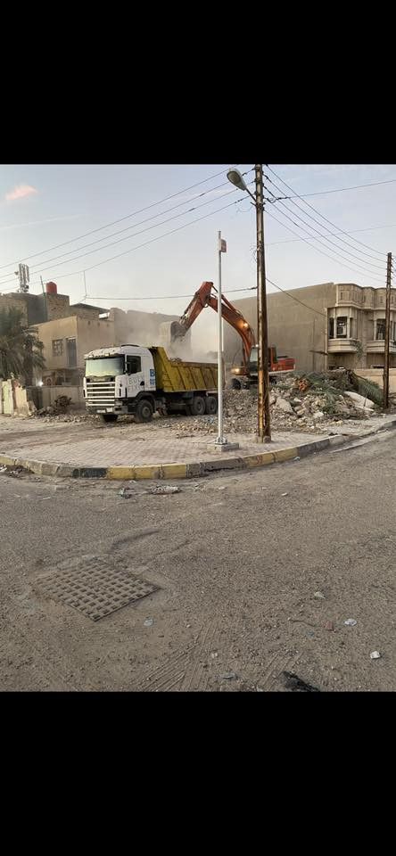 جمعه مباركة على الجميع 
اليوم وبفظل الله 
تم تفليش وهدم بيت بمساحة ٤٠٠م في منطقة (شارع المكينه) (مالت ألنفط) وتم نقل الأنقاض وقلع القطع ونقل الأنقاض ودفنها بالجلمود والأسمنت والسبيس وحدلها طبقتين للأستفسار ***********.  أو. ***********
