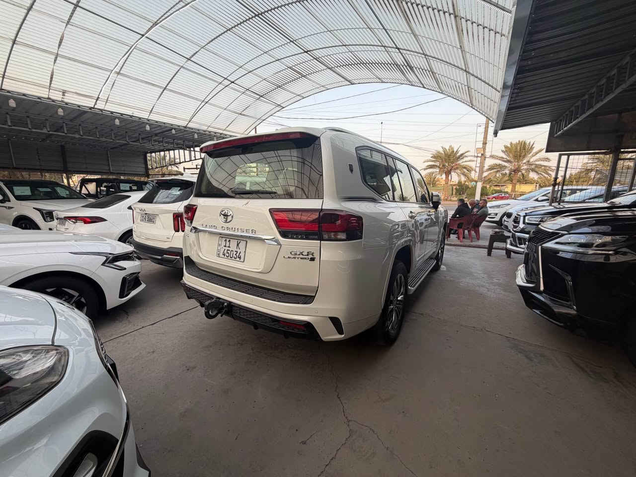 السلام عليكم عندي لاندكروز موديل 2025 ساز لمتد S ام الضمان بصمة تشغيل وفتحة سقف وايرباكات وتبريد كشن و5 كاميرات ورادار خلفي وامامي ونقطعة عمياء وجلد وكراسي كهرباء وشباك لد محرك 4000 تنفس طبيعي وباسمي السيارة ماشية 5 الاف مكفولة كفالة عامة السعر 82 الف دولار … للتصال *********** ابو لجين بغداد, العراق
