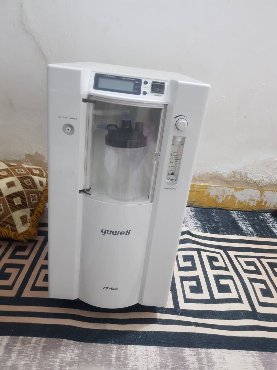 سلام وعليكم عندي اوكسجين للبيع مستخدمة يومين فقط أصلي ألماني  جديد بل كارتون بعدها   الاستفسار ***********
