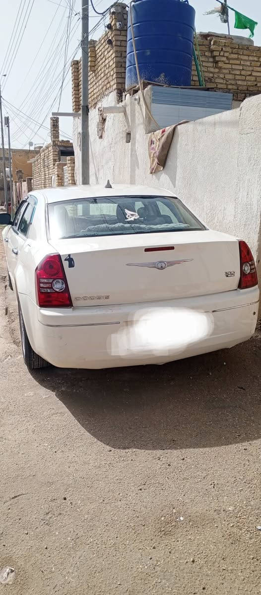 السلام عليكم واباما موديل 9 السياره جاهزه مكينه وكير وحداديه وتبريد وتخم تاير رقم  بصره سنويه ل٢٧ لسياره مصبوغ عام مكفولة من العيب الشرعي والاصوليات لسعر 90وبيه مجال مكان ذي قار الشطره ***********
