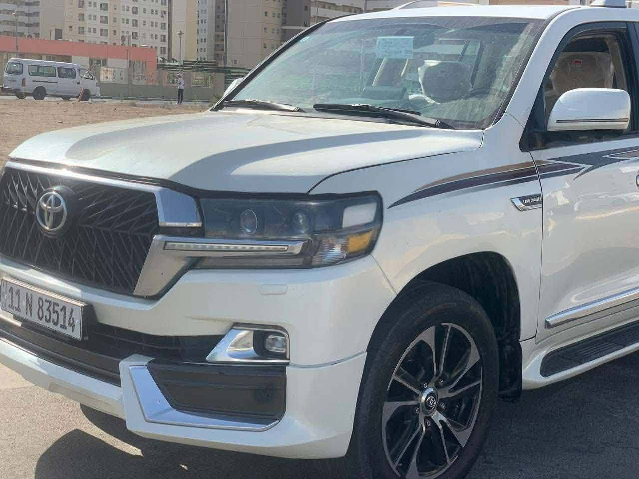 سلام عليكم
لاندكروز فكساره 2010 محدثه 21
فول مواصفات واحد عله واحد
محرك 8 سلندر مواصفات فكساره
بصمه ابواب
بصمه تشغيل 
مري شفط 
اشاير مري 
اشاير ترحيب
كشنات كهررباء
7راكب
تبريد❄❄
فتحه سقف
دفع رباعي/فور ويل
سياره. مصبوغه حزام لغرض التحديث فقط صبع من دون حادث
رقم بغداد بسمي رقم دولي انكليزي 
مكان بغداد جسر ديالئ القديم

سعرها 260وبيها مجال 

***********
