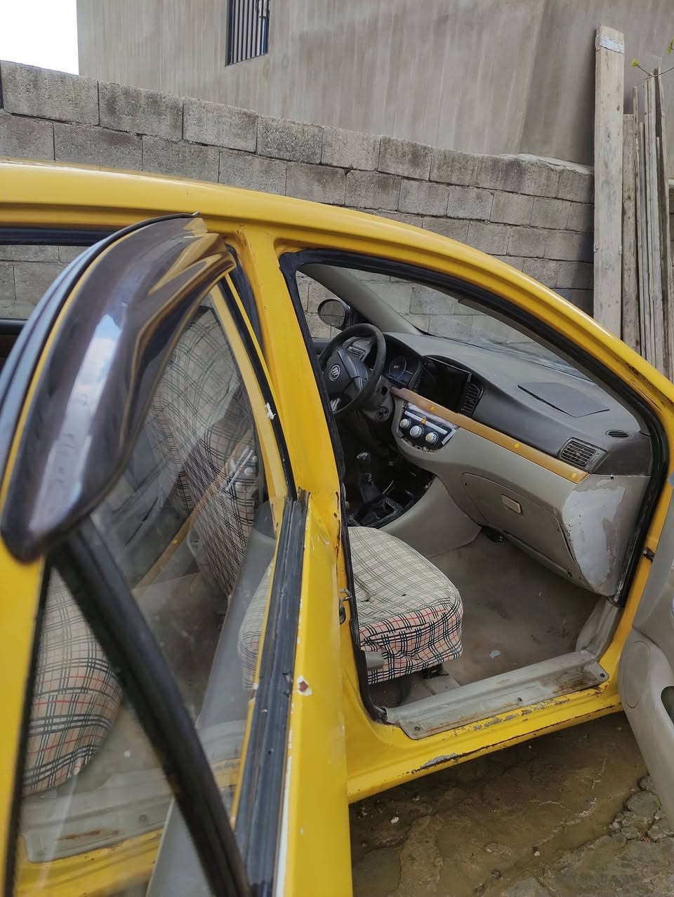 سلام عليكم نيفان 620موديل2011 رقم بغداد مشروع وطني سياره متروك عطلهه بس كهرباء نارماتوصل للفيت بام ابيعهه على عطله سعر22مراوس هم يرهم مكاني كركوك لقادسيه ثانيه***********
