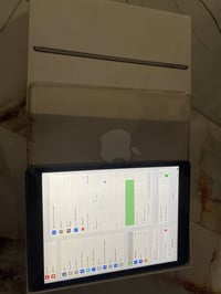 ايباد • نضيفه ٩٩٪ • حله شارع ٨٠