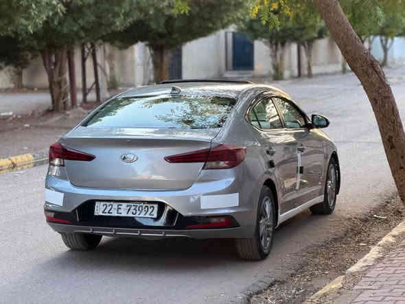 السلام عليكم النترا ٢٠٢٠ سعر ٩٨ ورقة  قفل قفل قفل سياره بيها ضربة جهه سايق مصبوغه عام اكفل الكص والدواخل يعني لالغد ولاشاصي بيها سياره جاهزه وكل نقص مابيها مكينتها ١٨٠٠ دوش جاهزه السياره فول لمتدد تحويل مباشر السياره احلى من صور بعد مكان السياره بغداد العامرية شارع المنضمة *********** بغداد
