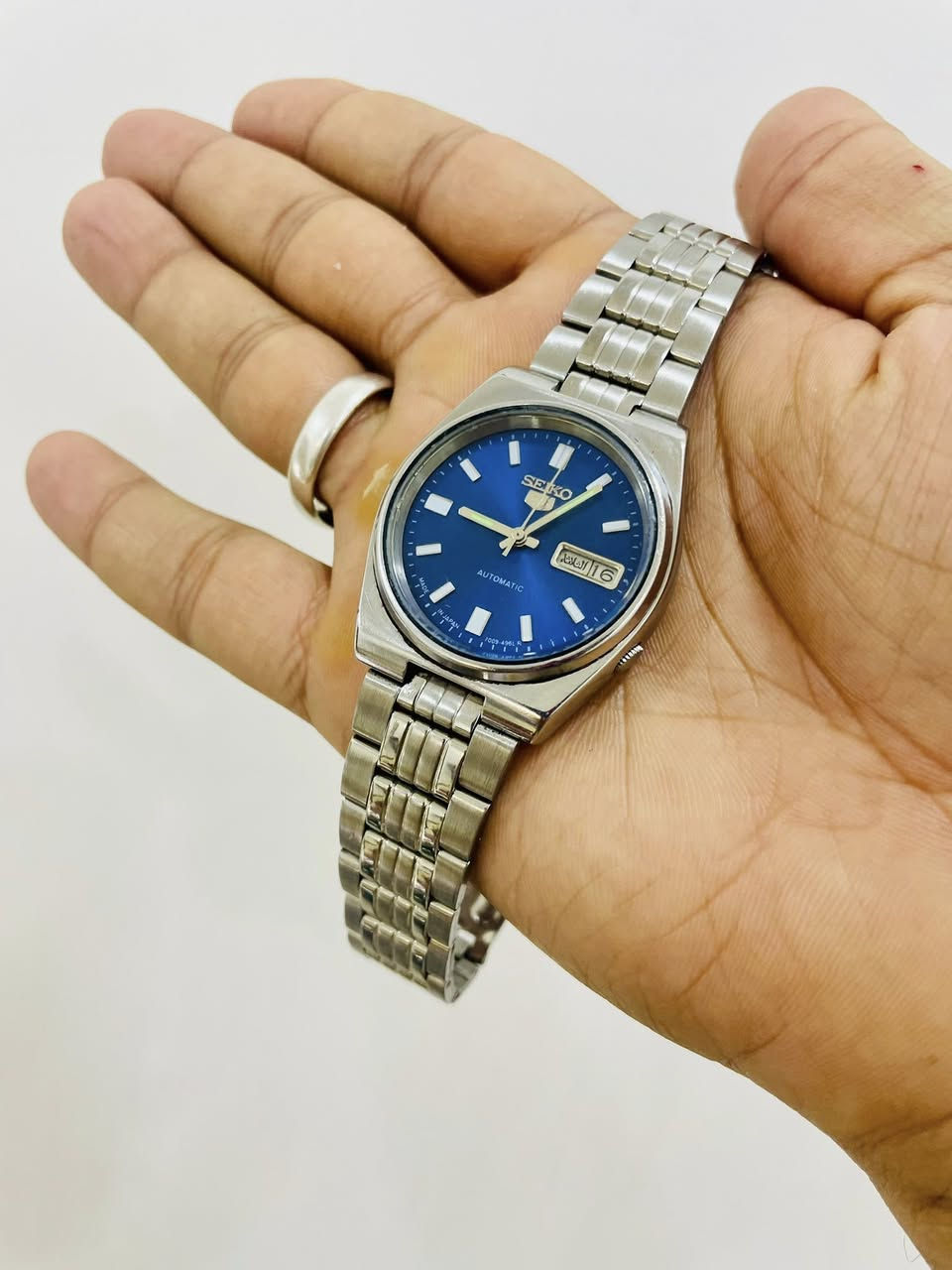 سايكو فايف اوتماتيك لون ازرق نظافة تامة قطر 38 نافذة للتاريخ عقارب وأرقام فسفورية مكينة مختمة


**إذا كنت صاحب هذا الإعلان وتريد حذفه لأي سبب، رجاءا أرسل رسالة إلى الدعم الفني**