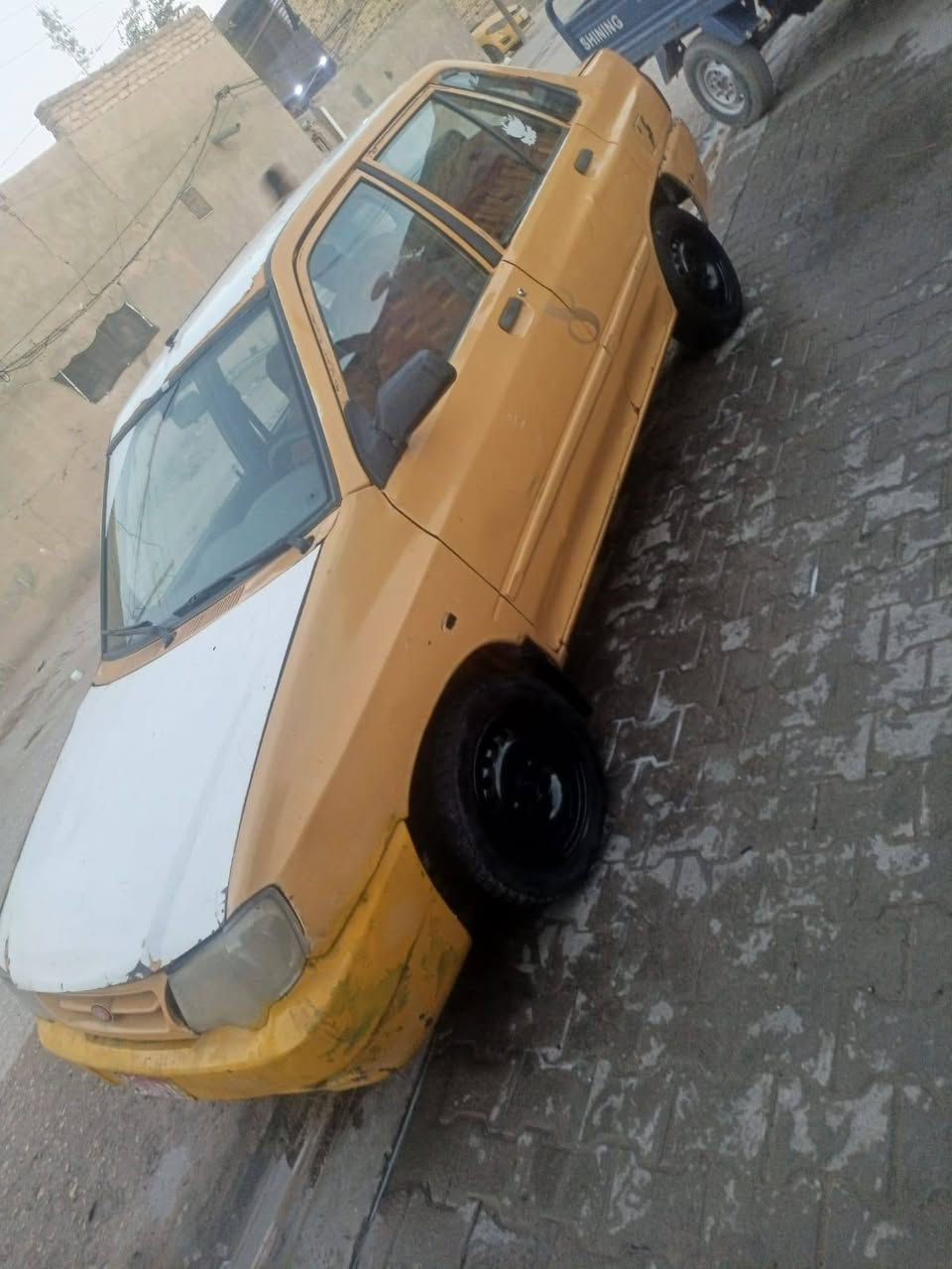 السلام عليكم البيع موديل 11رقم صدامي ماوصل المالك ابيع بدون مالك السياره محرك كير حداديه شواصي معمرت مكفوله من سرقت وعشايره السعر مليون العنوان نجف ***********
