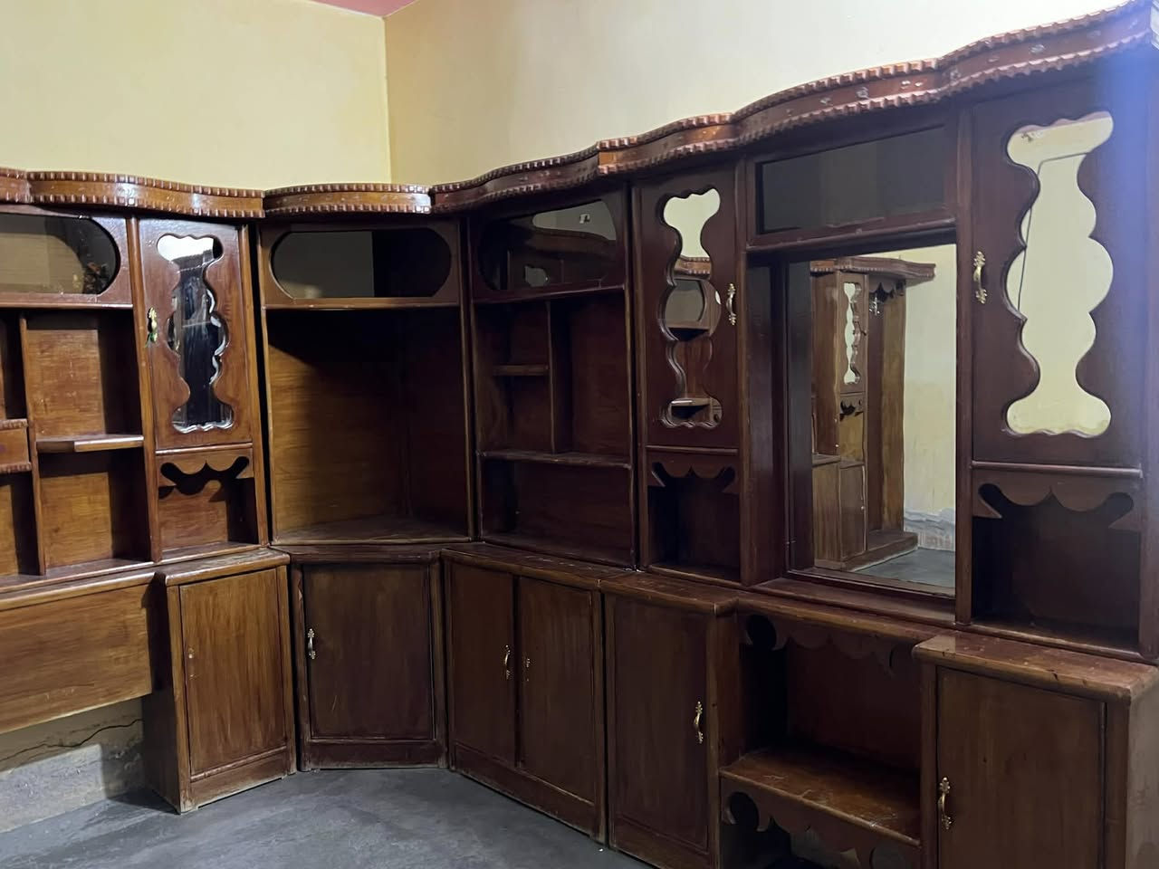 سلام عليكم غرفة نوم حطاطه لبيع ***********
