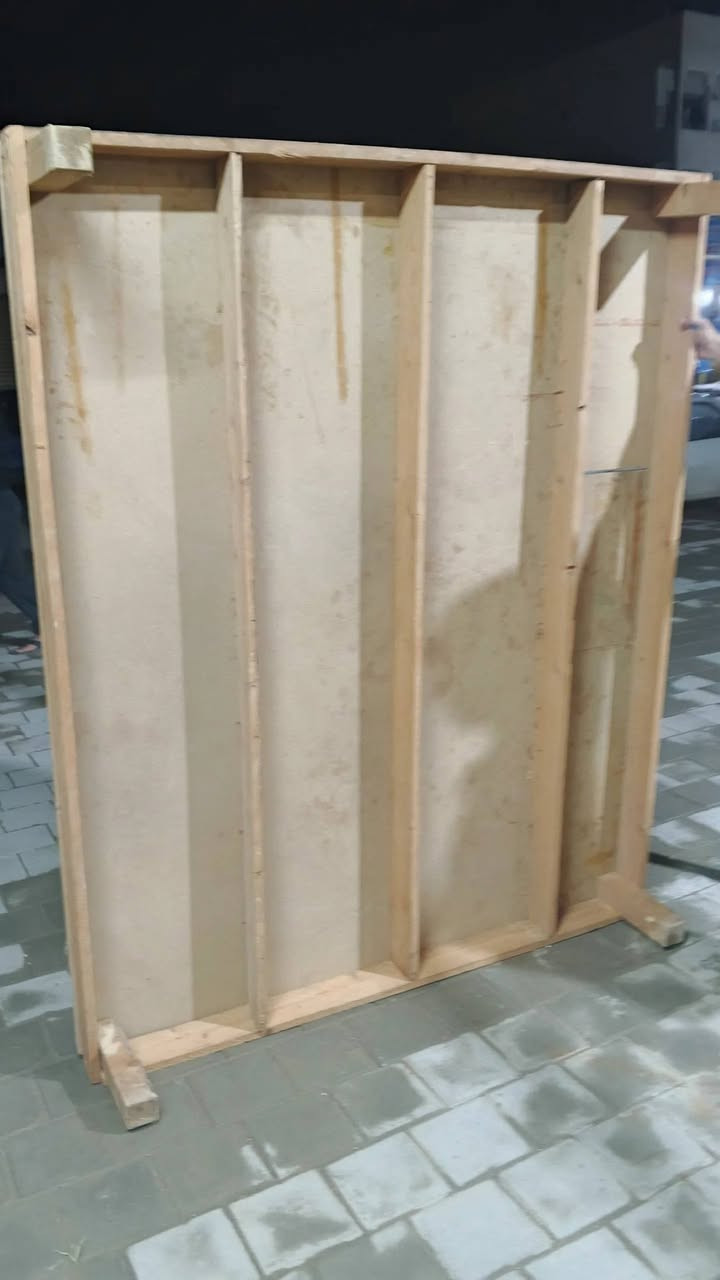 غرفة نوم مستخدمه صاج كامله أربعة ابواب ملحق صاج داخل وخارج العنوان بغداد موبايل ***********لدينا خدمة توصيل بكروه
