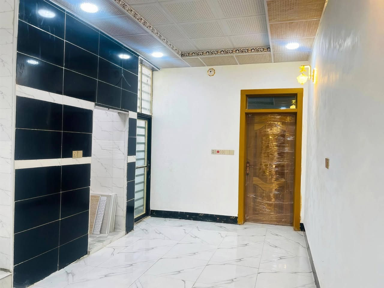 دور سكنيه للبيع  🏡 
ألمساحه 80 متر عدد 2
 #طابو_زراعي_سند_٢٥_أقرار_محكمه

بسعر 32 مليون #مع_المجال

غرفه/صاله/مطبخ/صحيات 2/استقبال/كراج /مكشوفه 
الخدمات🏡
ماء/كهرباء/سوق/مدارس/تبليط/انترنت ضوئي 
السطوح مزفته 
ابواب كامله تسكام
ابواب صحيات pps اصليه 

الموقع 🏡 ألنجف/شارع الصب عمود 317
للتواصل 📞
***********
***********
***********
