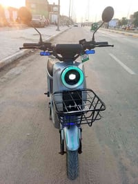 سلاام عليكم دراجه R9 موديل 2025 نظيفه 💯 بيه 5 بطاريات اي عطل ما بيه حج...