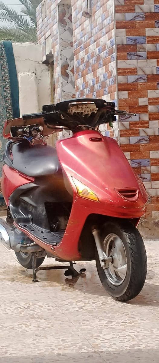 سلام عليكم 
دراجه للبيع 
فراشه نثيه 
مبدل بوشه و بستم فقط 
دراجه ناعمه 
معدل +شلعه
دراجه ما ناقصهء اي شي 
تخم تواير جديد 
ملاحظه/البوشه ول البستم القديمات موجودات ما بين شي
الاتصال ***********
