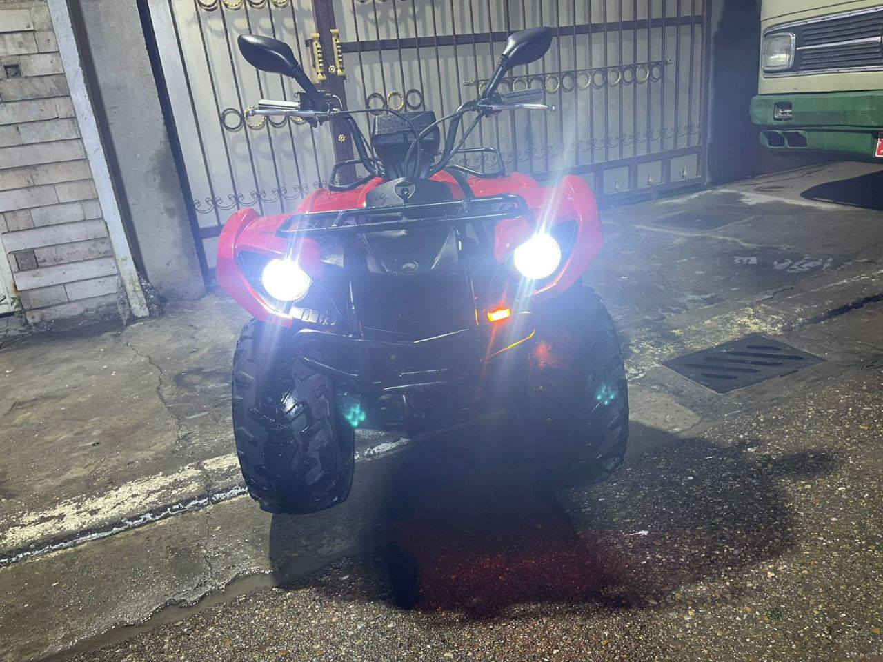 السلام عليكم
دراجه رباعيه للبيع 

نوع ياماها ياباني اصلي 

تشغيل عن بعد 

مكانها بغداد الزعفرانية اربع شوارع وهذا رقمي بي واتساب *********** وسعرها 1,100

او بيه مجال
