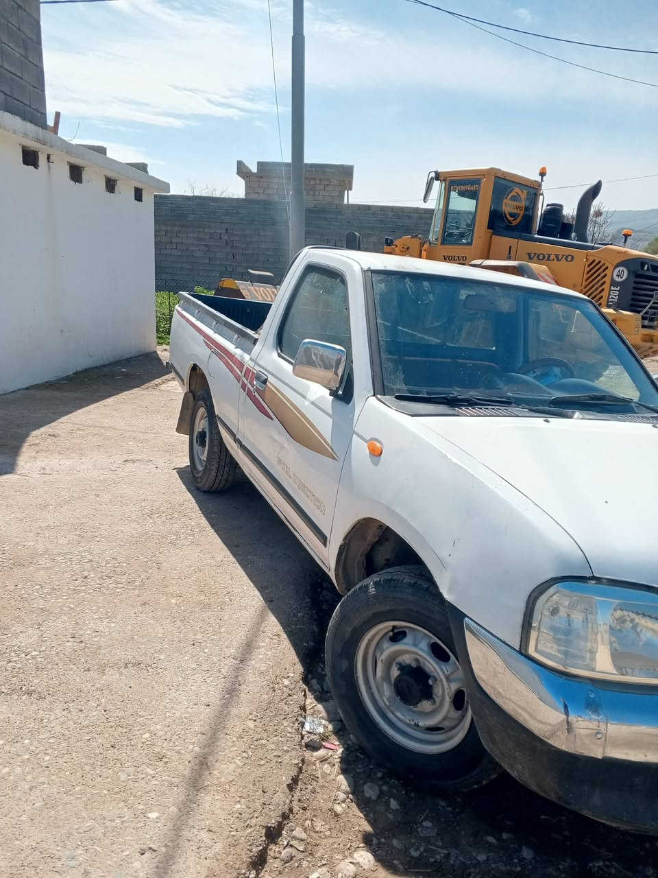 پیکاب نیسان 2008 تاك زۆر خاوێن سەنەوی تا ۲۷ نوێیە گێڕو مەکینەو تەبریت تەقەوڕەقە بەشەرت چوار تایەی لۆک
دوپارچەی ڕەشە بێ سبوخە 
*********** ڤایبر واتس ئەپ بەردەستە
