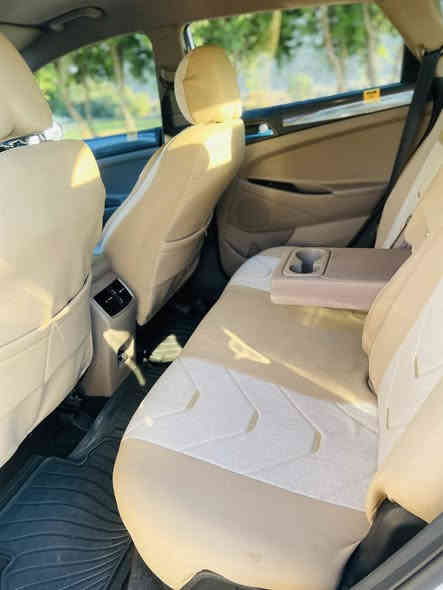 السلام عليكم للبيع توسان 2020خليجي رقم بغداد الانكليزي مشروع وطني شرط تحويل السيارة اخت الزيرو ماشية 54الف حقيقي فول موصفات عدا البنوراما خمس عدسات  شرط سبير ما نازل محرك كير كفالة محرك 2000دوش بعدهة بريحة الشركة السيارة كفالة عامة حتة من البارد بيها تكشير بسيط جدآالسعر (205)وبي مجال لشراي مكاني بغداد استفسار. ((***********))
