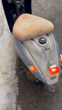 سلام عليكم كلاسك للبيع شغاله بس بيها صوت بلاكسل مابيها شي بعد ١٨٠ قفلها مكاني الاعظميه ***********
