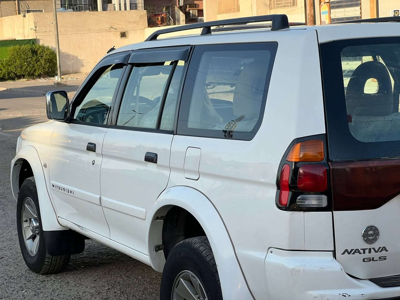السلام عليكم 
باجيرو نتيفيا 
مديل 2006
رقم بغداد انكليزي 
مكينه كير كفاله 
بيهه قطعه صبغ كلير فقط والباقي كفاله
مكان بغداد مدينه الصدر 
***********
