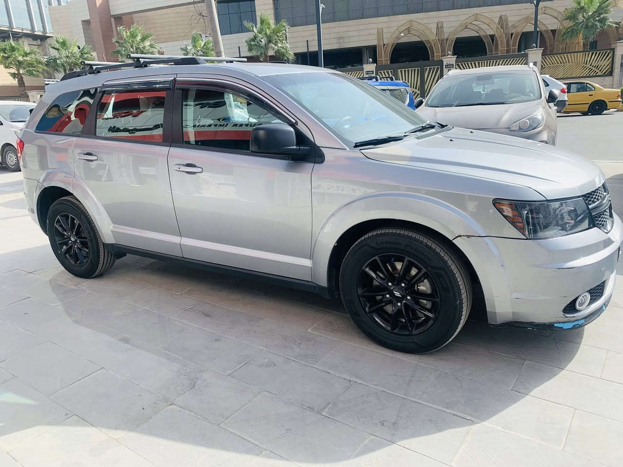 السلام. عليكم ….  دوج جورني موديل. ٢٠. ماشيه. حاليا. ٦٠. الف. ميل. ضررر واضح. بالصور  ايربارك استيرن + دشبول سياره. بدون. اي.  نقص. وجاهزه تخم. تاير. جديد ٧ راكب ٣ قطع تبريد محرك ٢٤٠٠ ويل بلادي. اسود مري اسود سياره. بدون. صبغ. رقم. بغداد جديد السعر. ١٦٠$.  وبيها. مجال. رقم. موبايل *********** .. بغداد الكراده
