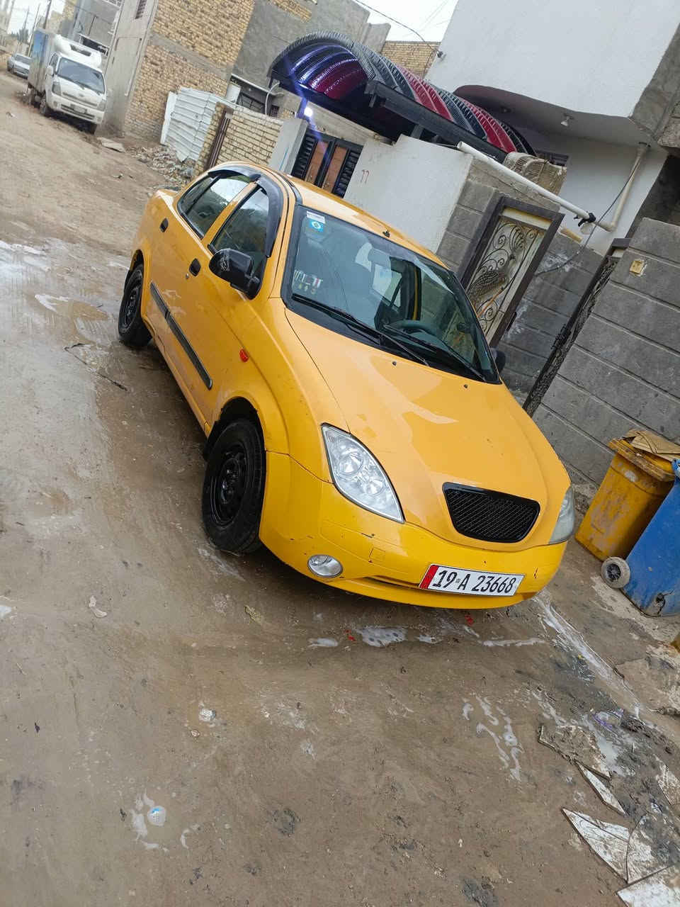 سيارة طيبه موديل 2016 سيارة حداديه جديدة تخم تاير كهربائيات كله شغاله سياره رقم كربلاء باسمي مصفره هيئه وغرامات شرط التحويل سياره بيه فقط تبخير السعر 33 وبيه مجال سياره جاهزه من كل شي مابيه اي نقص فقط تبخير  حله شارع 80 يم حلويات قصر الشام ***********
